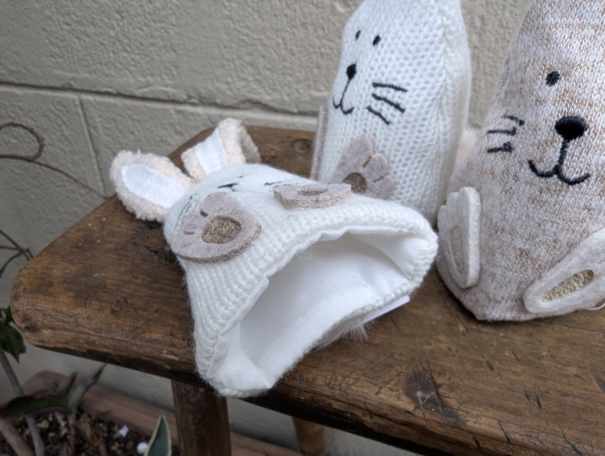Coniglietto copri uova - | Idee regalo, artigianato, arredamento, design, tessuti e tombolo | Milleidee di Alessandro Magrini, Anghiari, Toscana