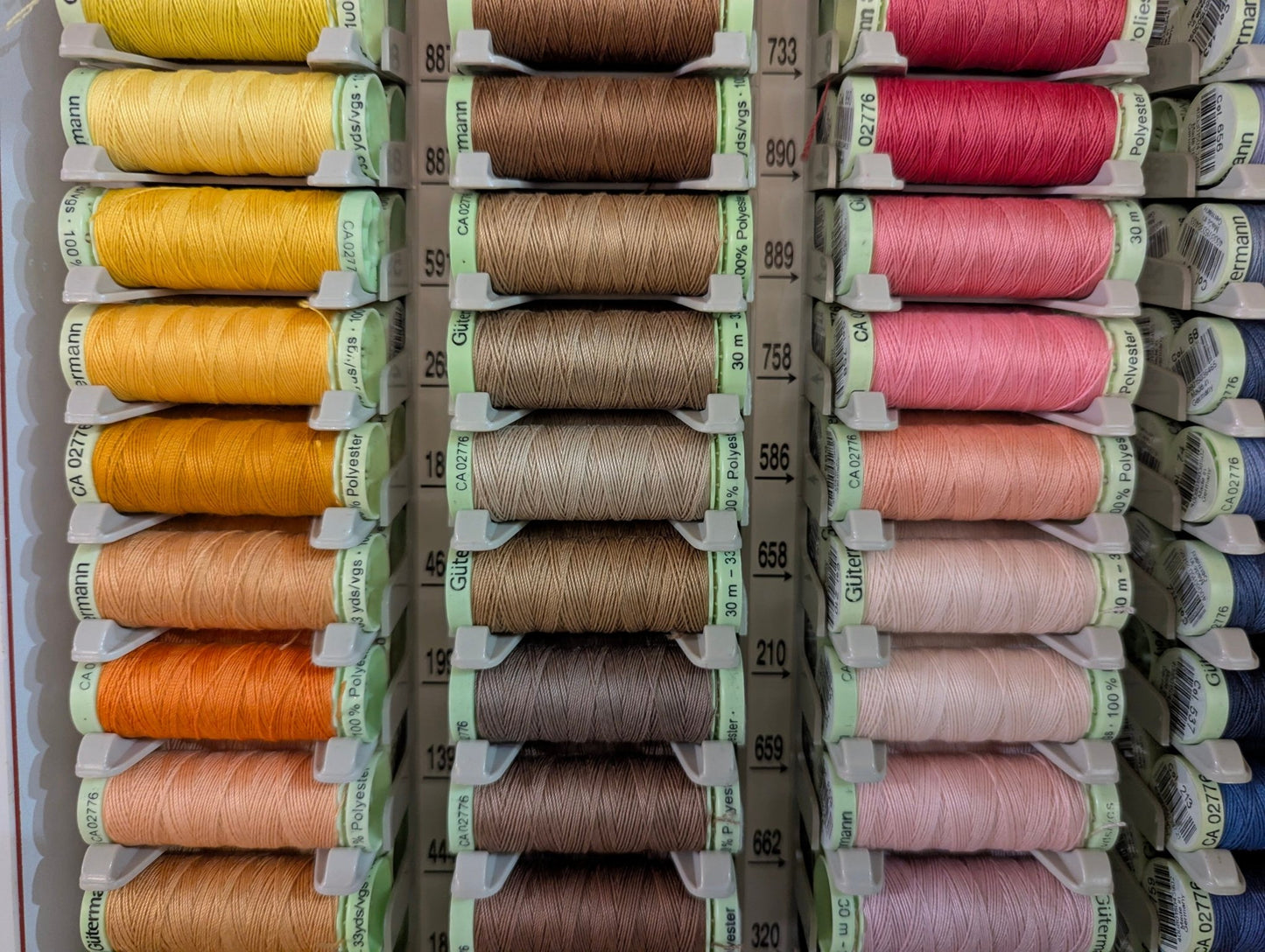 Gutermann 30 mt - | Idee regalo, artigianato, arredamento, design, tessuti e tombolo | Milleidee di Alessandro Magrini, Anghiari, Toscana