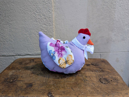 Gallina in stoffa - | Idee regalo, artigianato, arredamento, design, tessuti e tombolo | Milleidee di Alessandro Magrini, Anghiari, Toscana